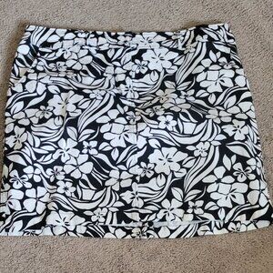 Black and White skirt Size 20